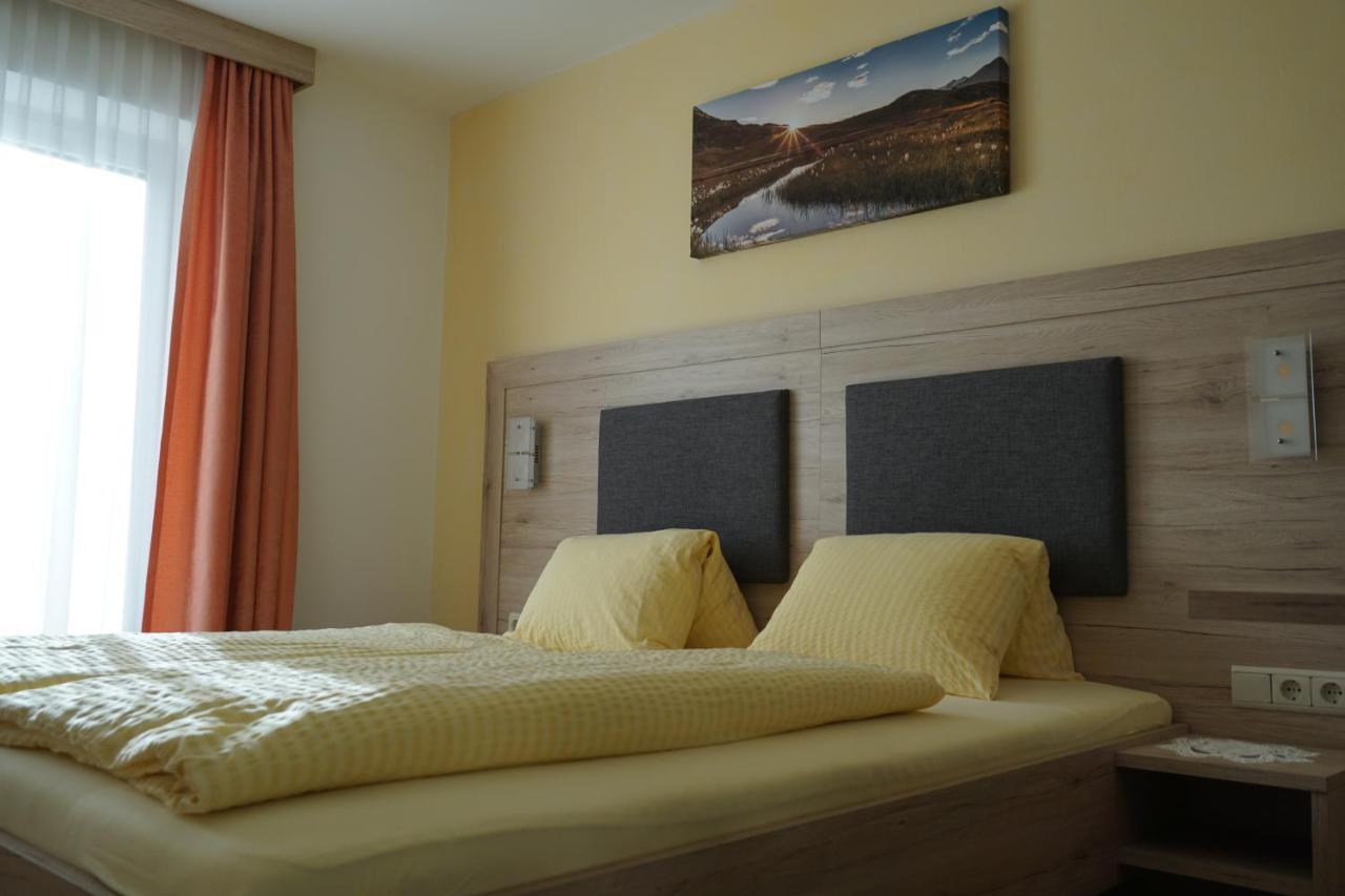 Pension Klampferer Neustift im Stubaital Esterno foto